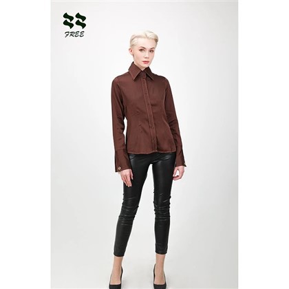 Baju Button Down Dengan Kolar Klasik Untuk Wanita